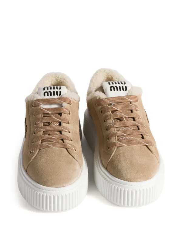 MIU MIU ベージュ スエード モカシン Miu Miu logo-embossed Suede Loafers | Neutrals | FARFETCH