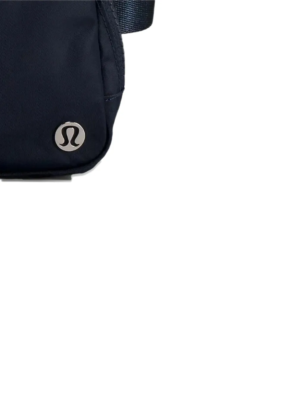 lululemon Everywhere 1L belt bag | Image 2