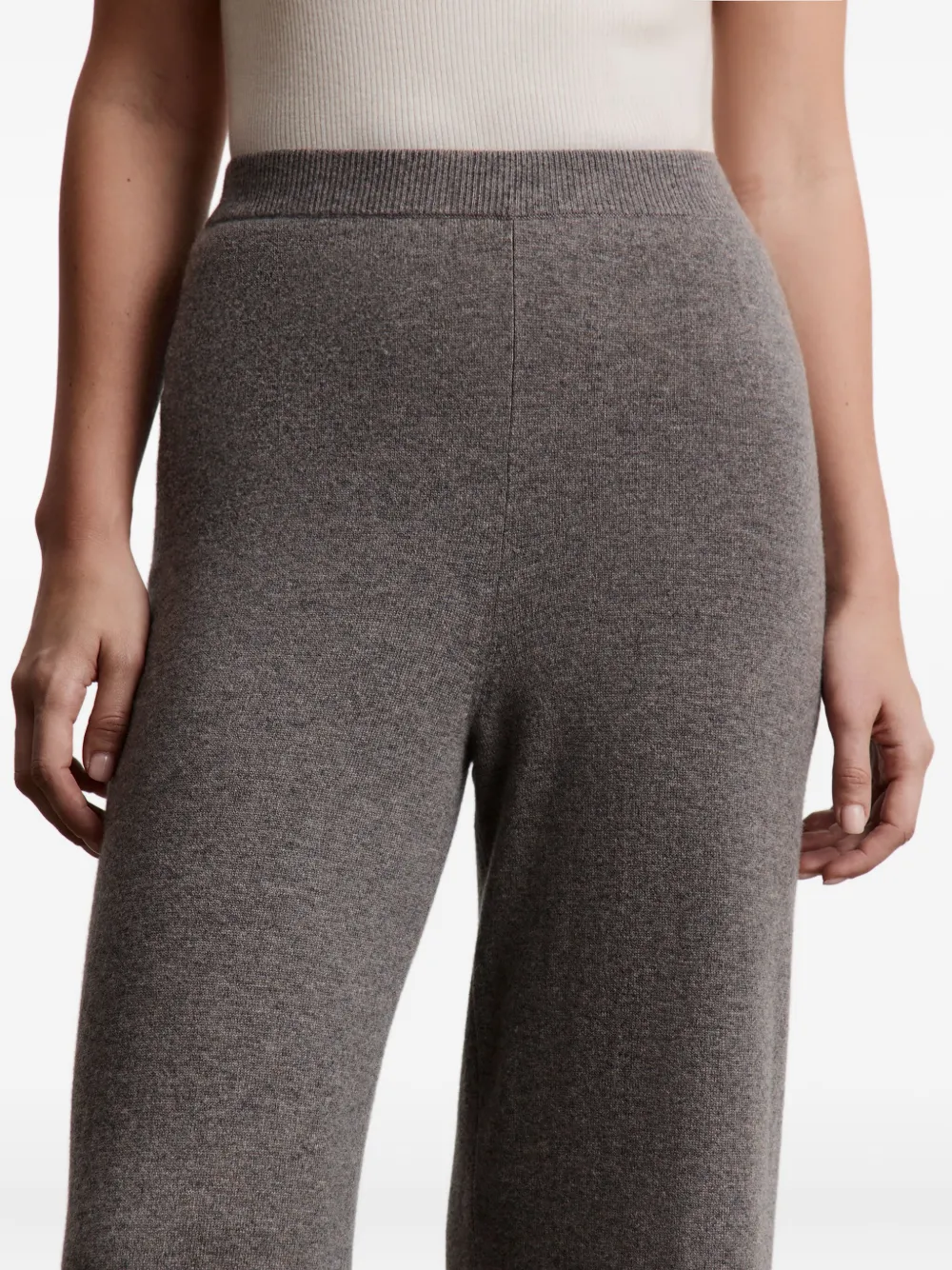 12 STOREEZ Gebreide broek Grijs