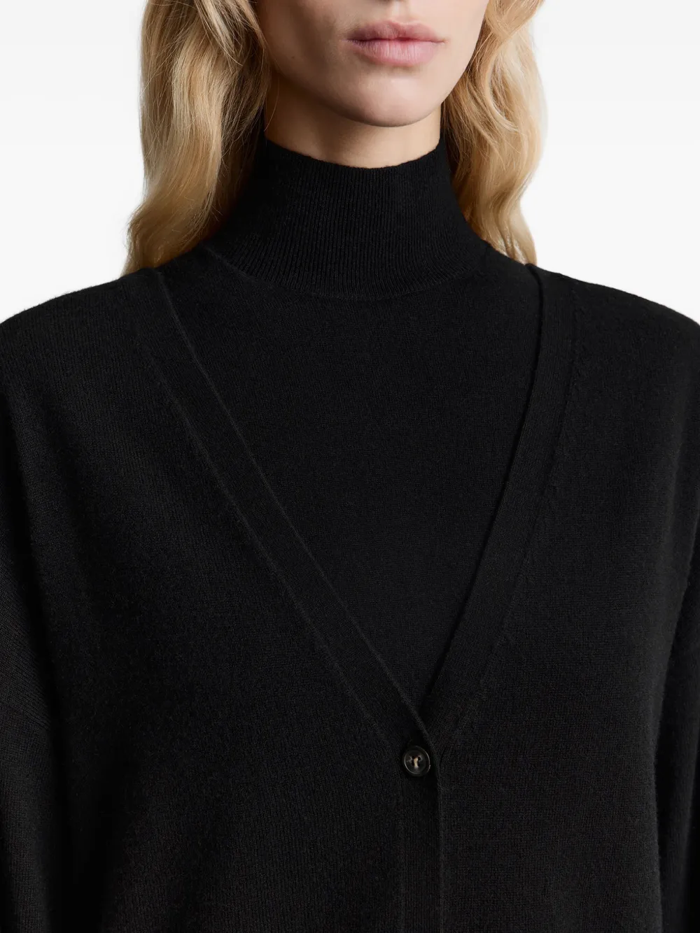 12 STOREEZ Vest met knopen en V-hals Zwart