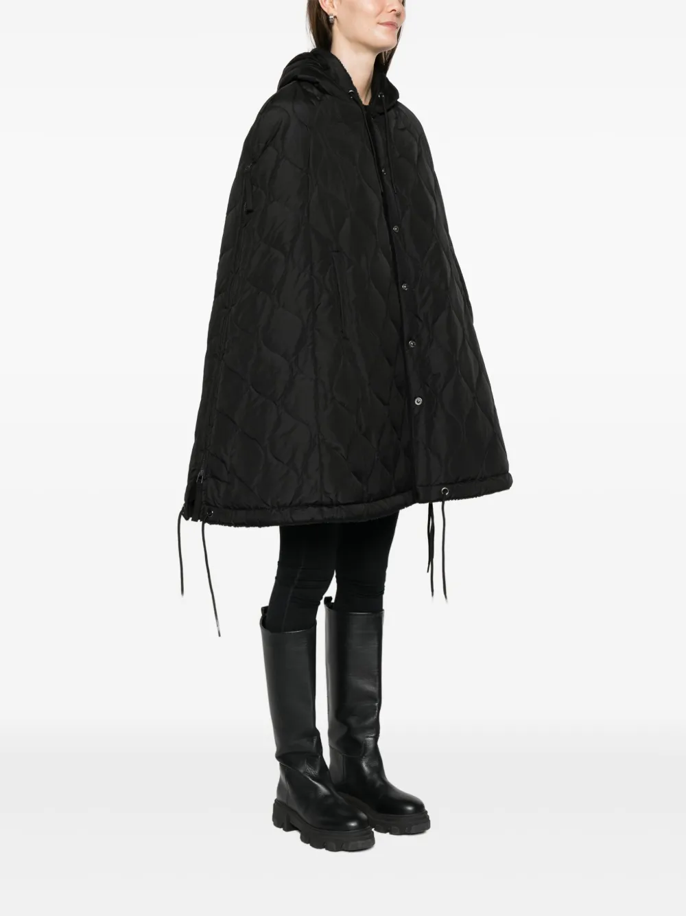 Taion Quilted Hooded Jacket In Black