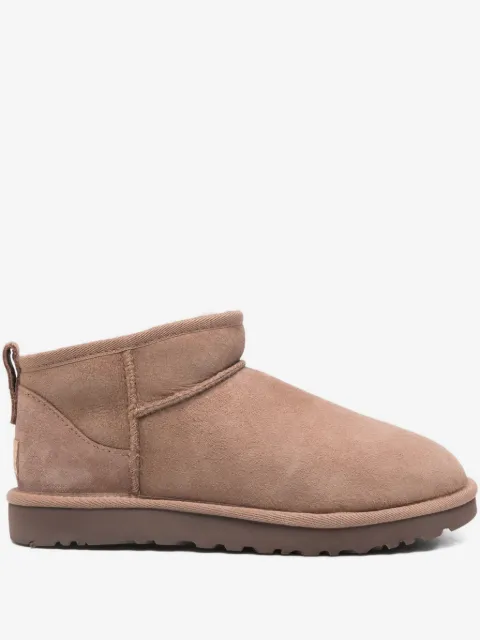 UGG Stiefel mit Lasche
