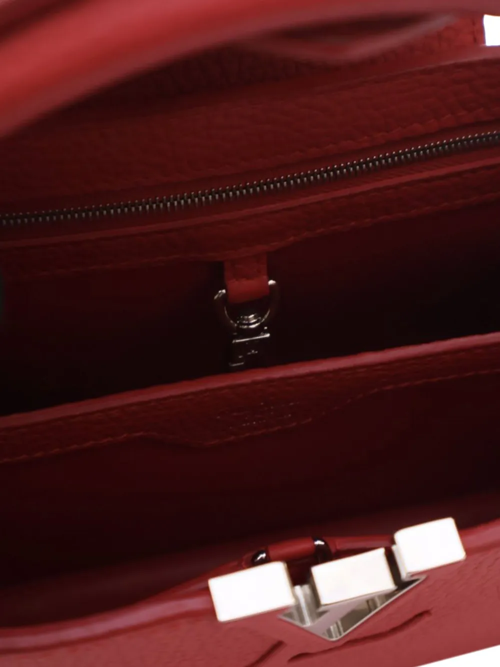 Pre-owned Louis Vuitton 2015 Taurillon Capucines Bb Satchel In Red