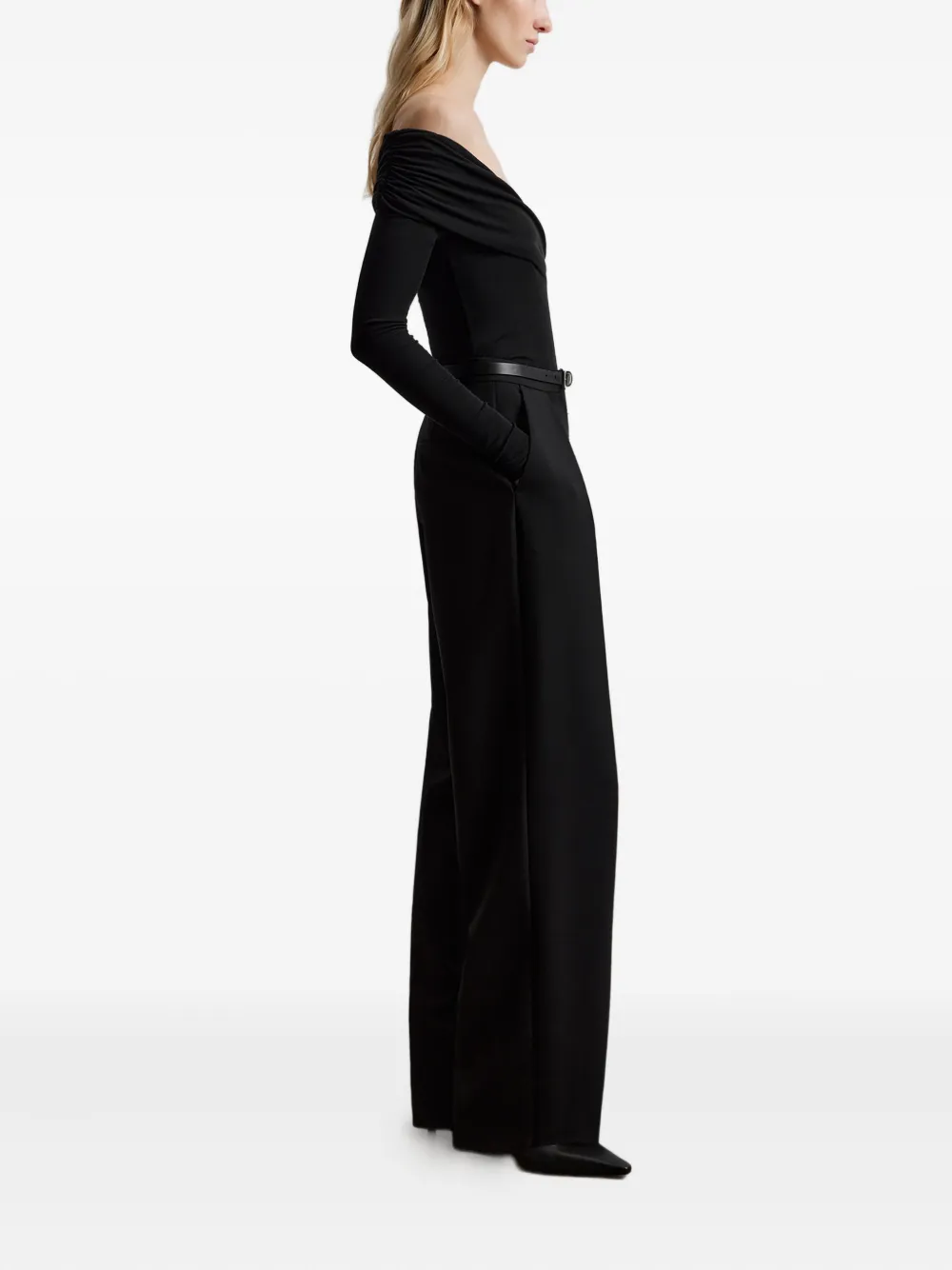 12 Storeez Off-shoulder Long-sleeve Top In Black