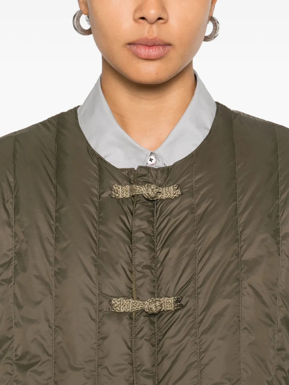 Taion Quilted Gilet In Brown