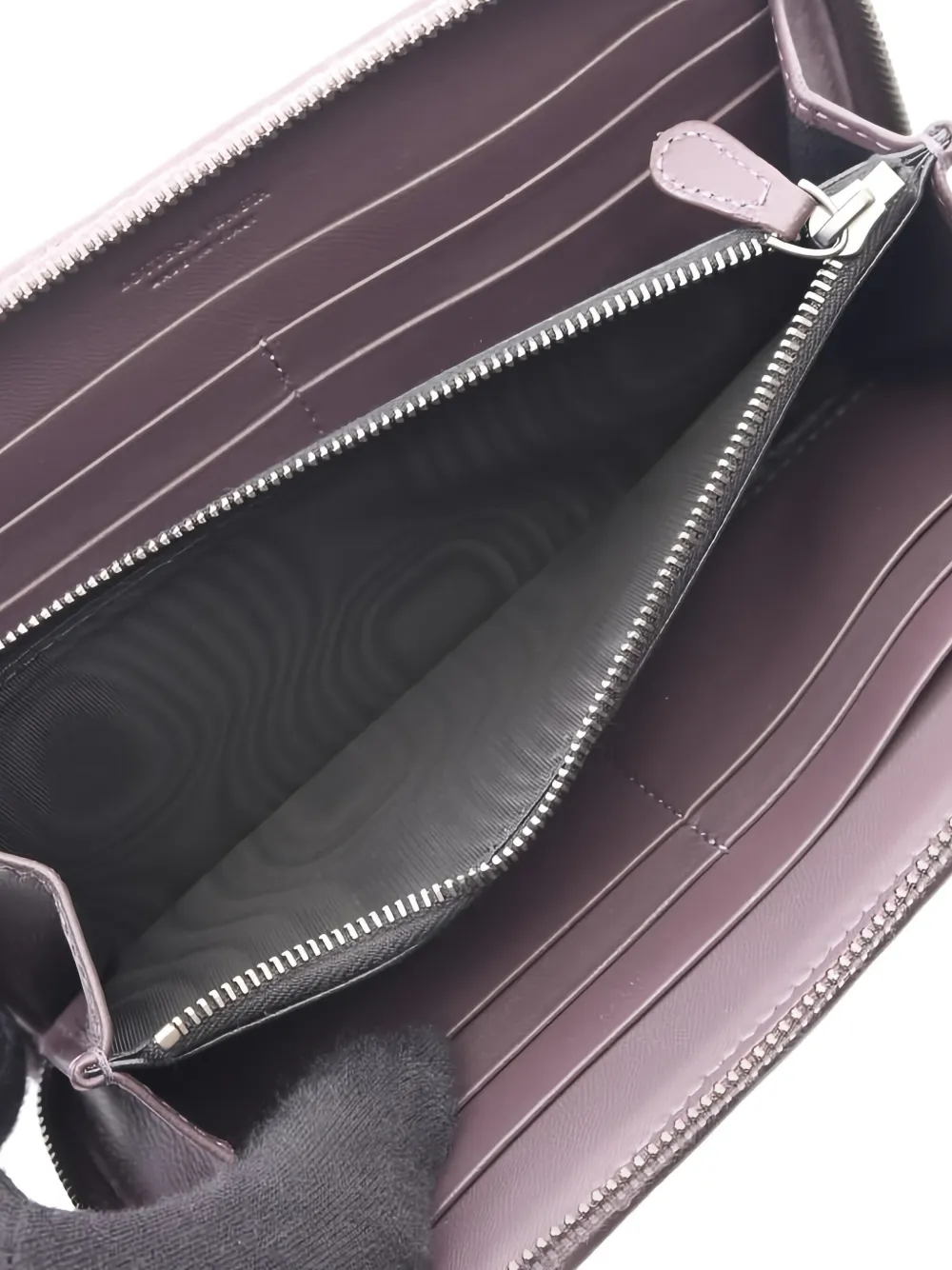 Pre-owned Bottega Veneta 2010s Intrecciato Piccolo Zip Around Wallet In Purple