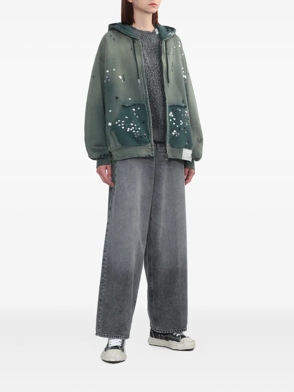 Maison MIHARA YASUHIRO embellished distressed zip-up hoodie - Groen