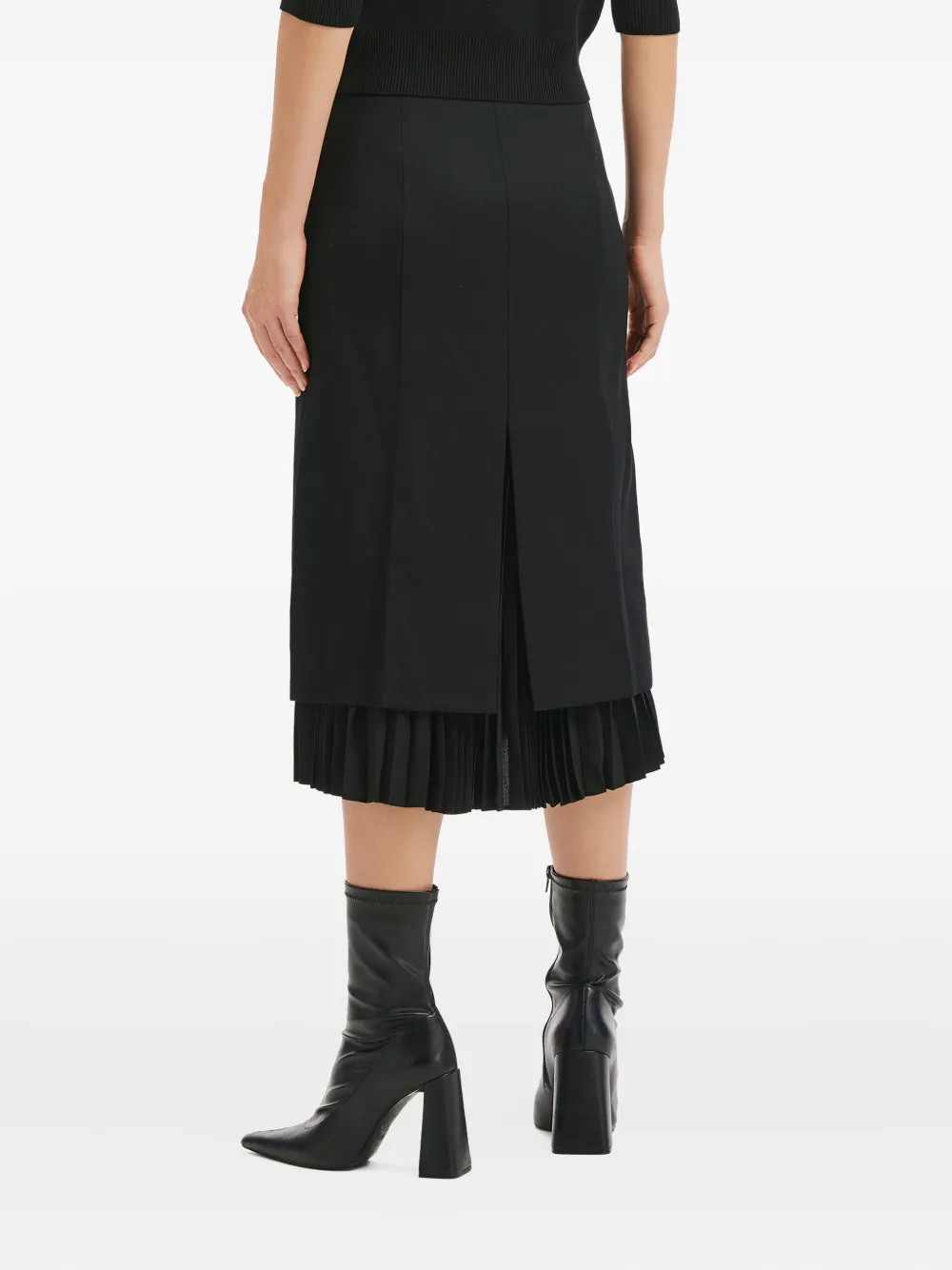 Juunj Pleated-panel Skirt In Black