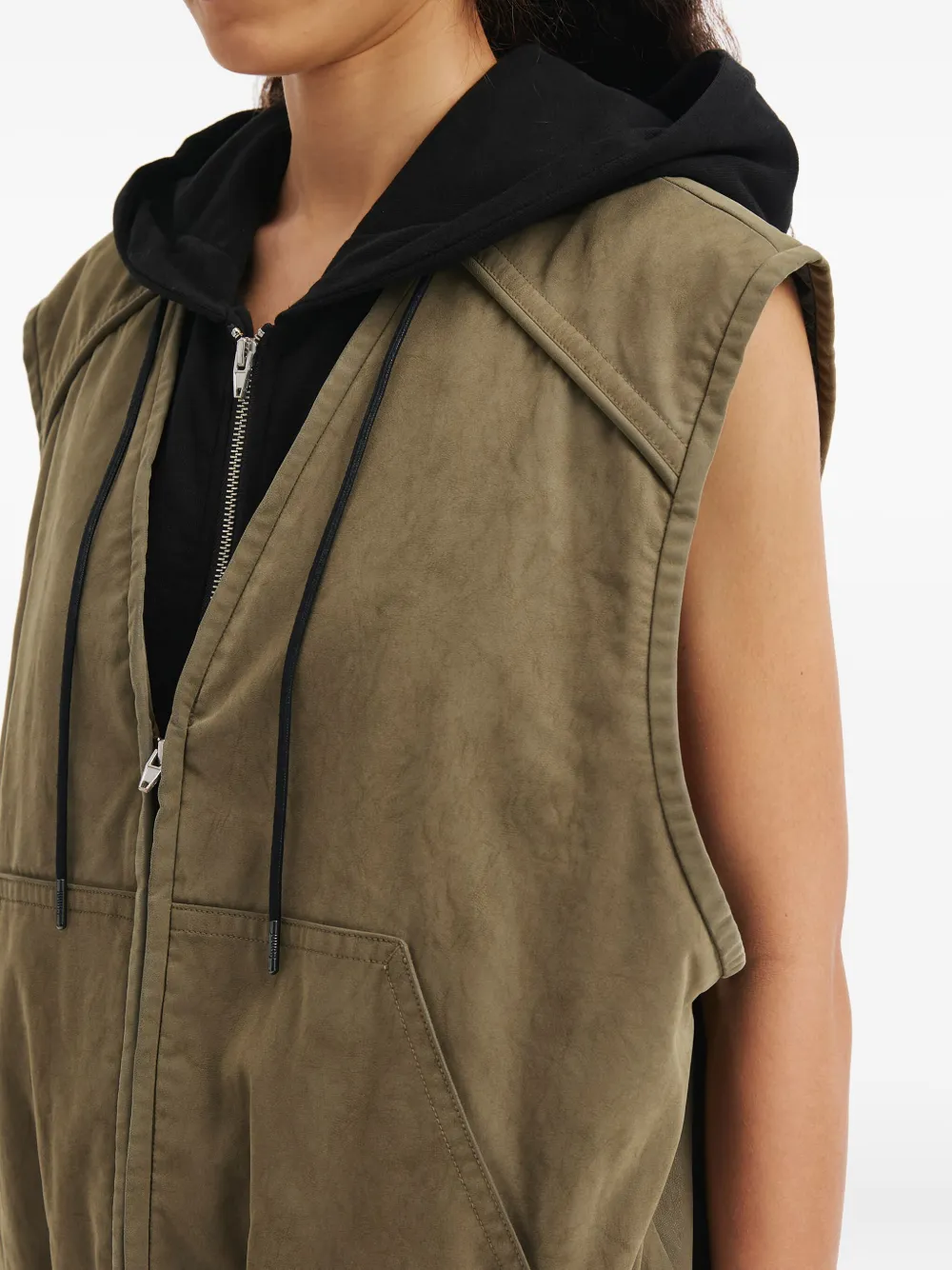 Juunj Hooded Zip-up Gilet In Green