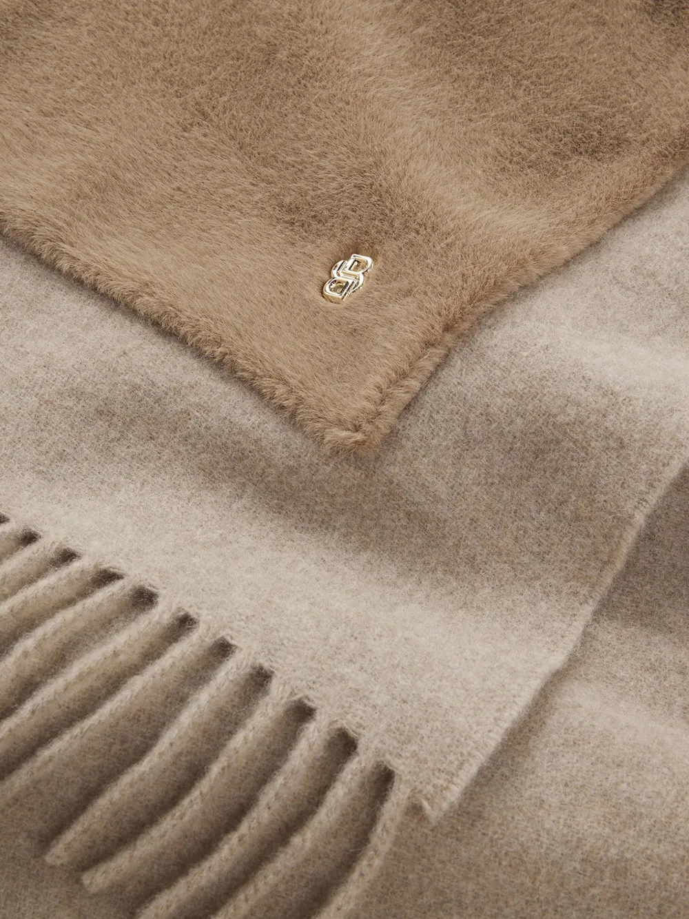 BOSS Sjaal met zakdetail en franje - Bruin