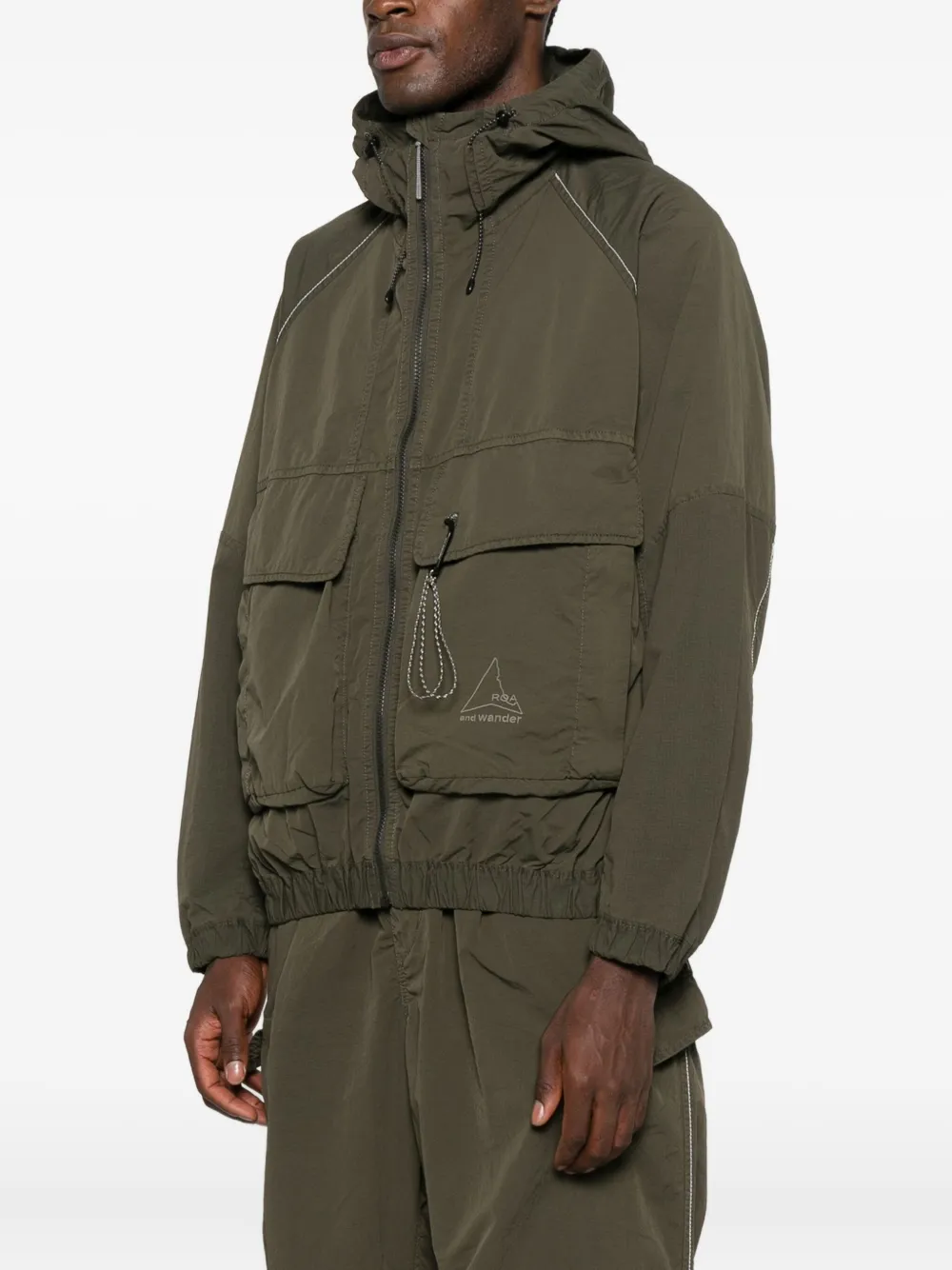 ROA x Wander Garment jack met capuchon Groen