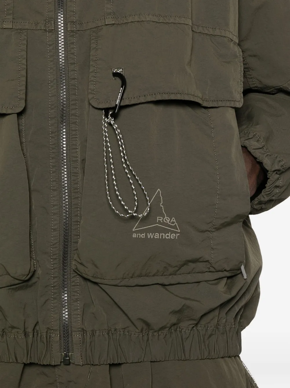 ROA x Wander Garment jack met capuchon Groen