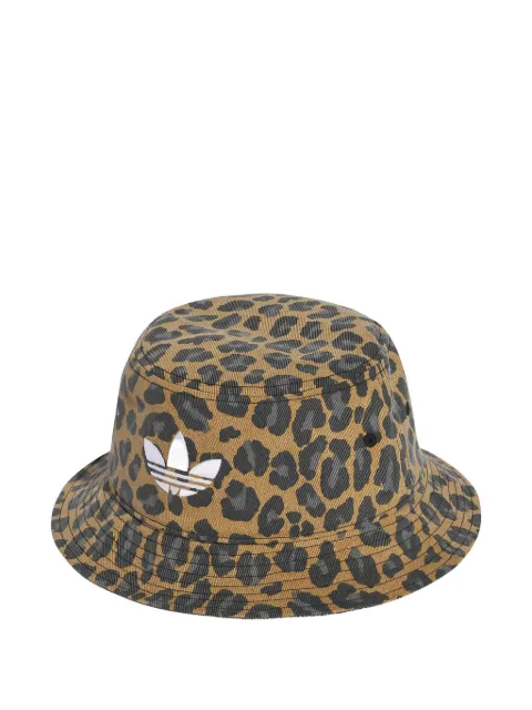 adidas gorro de pescador con estampado de leopardo