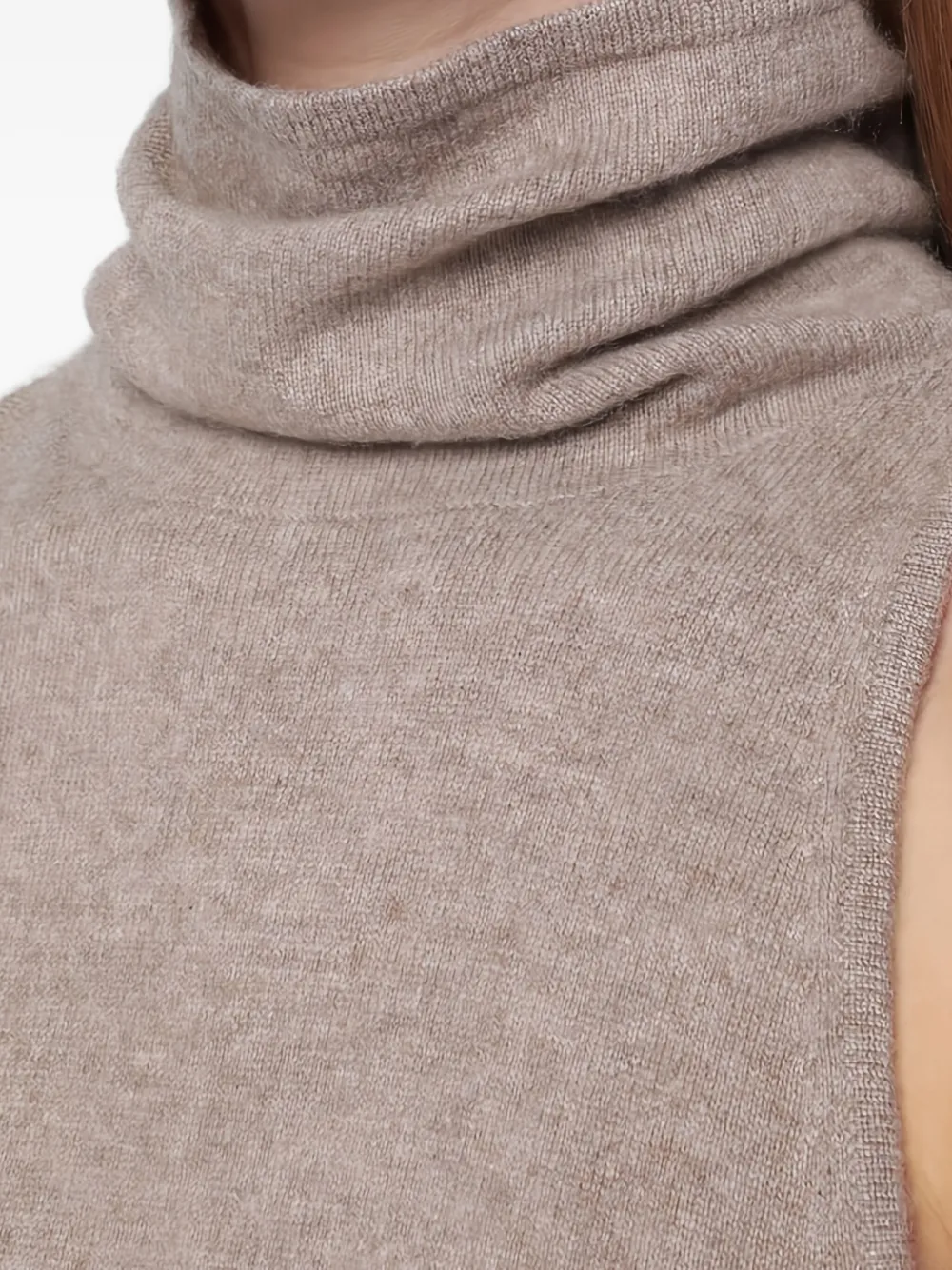 Almada Label Mouwloze top Beige