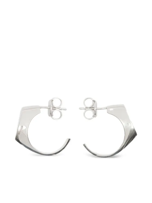 Maison Margiela ロゴ シグネットピアス | シルバートーン | FARFETCH JP