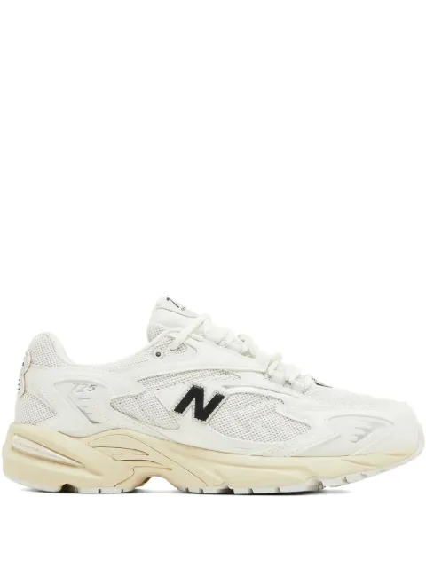 New Balance 725v1 logo low-top trainers