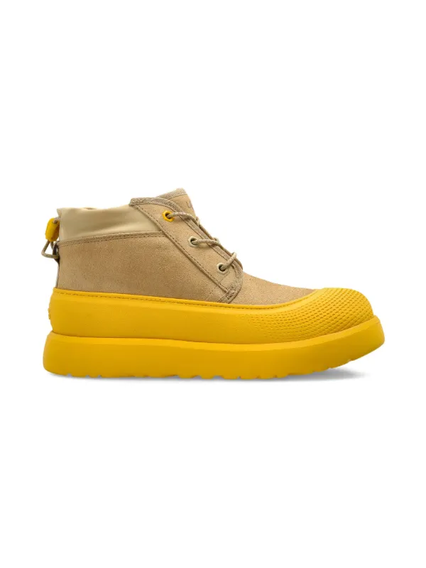 UGG イエロー ショートブーツ UGG Kids スエード レースアップブーツ | イエロー | FARFETCH JP