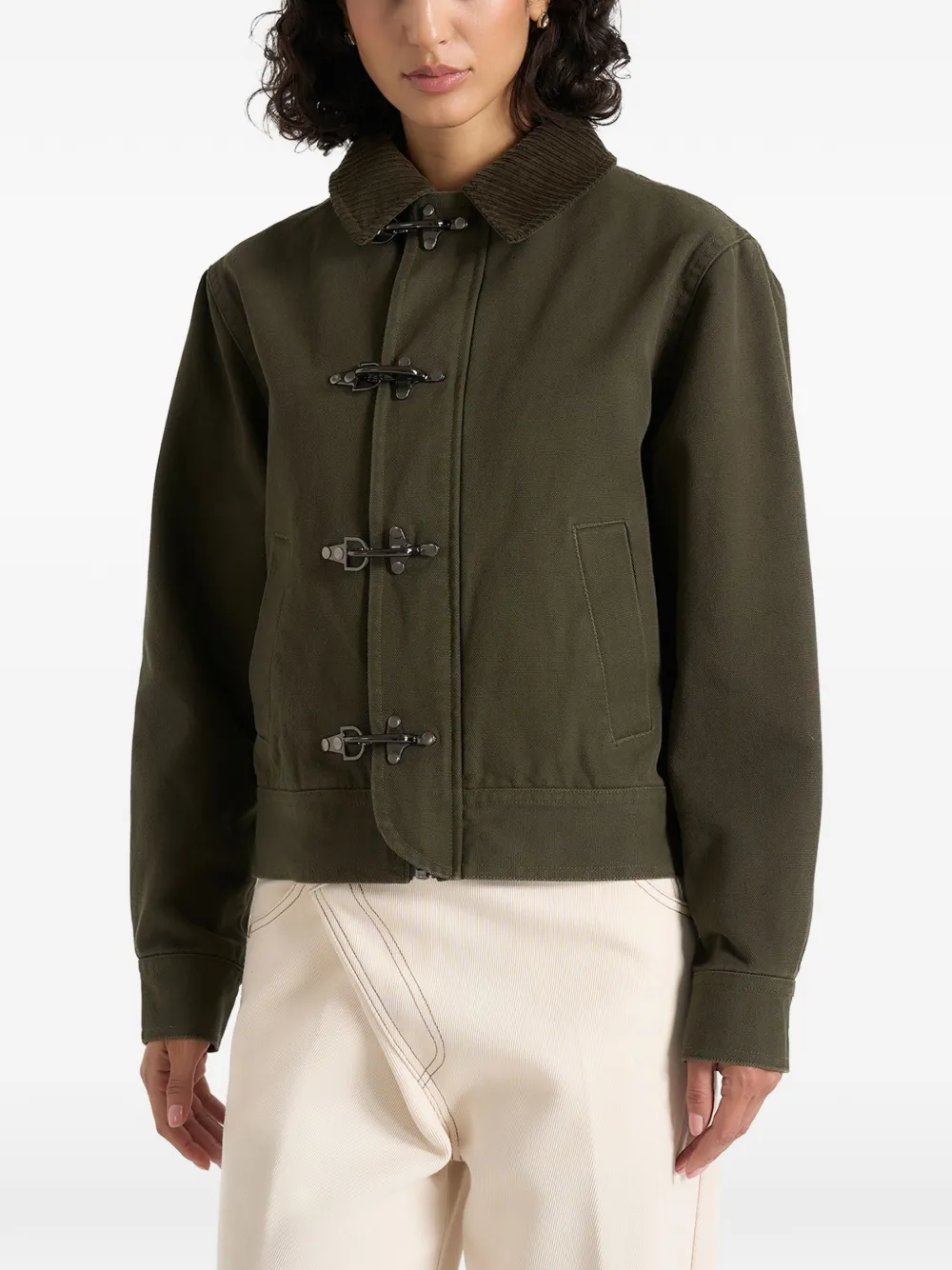 Manière De Voir Nino gabardine jack met contrasterende stiksels en gesp-detail Groen
