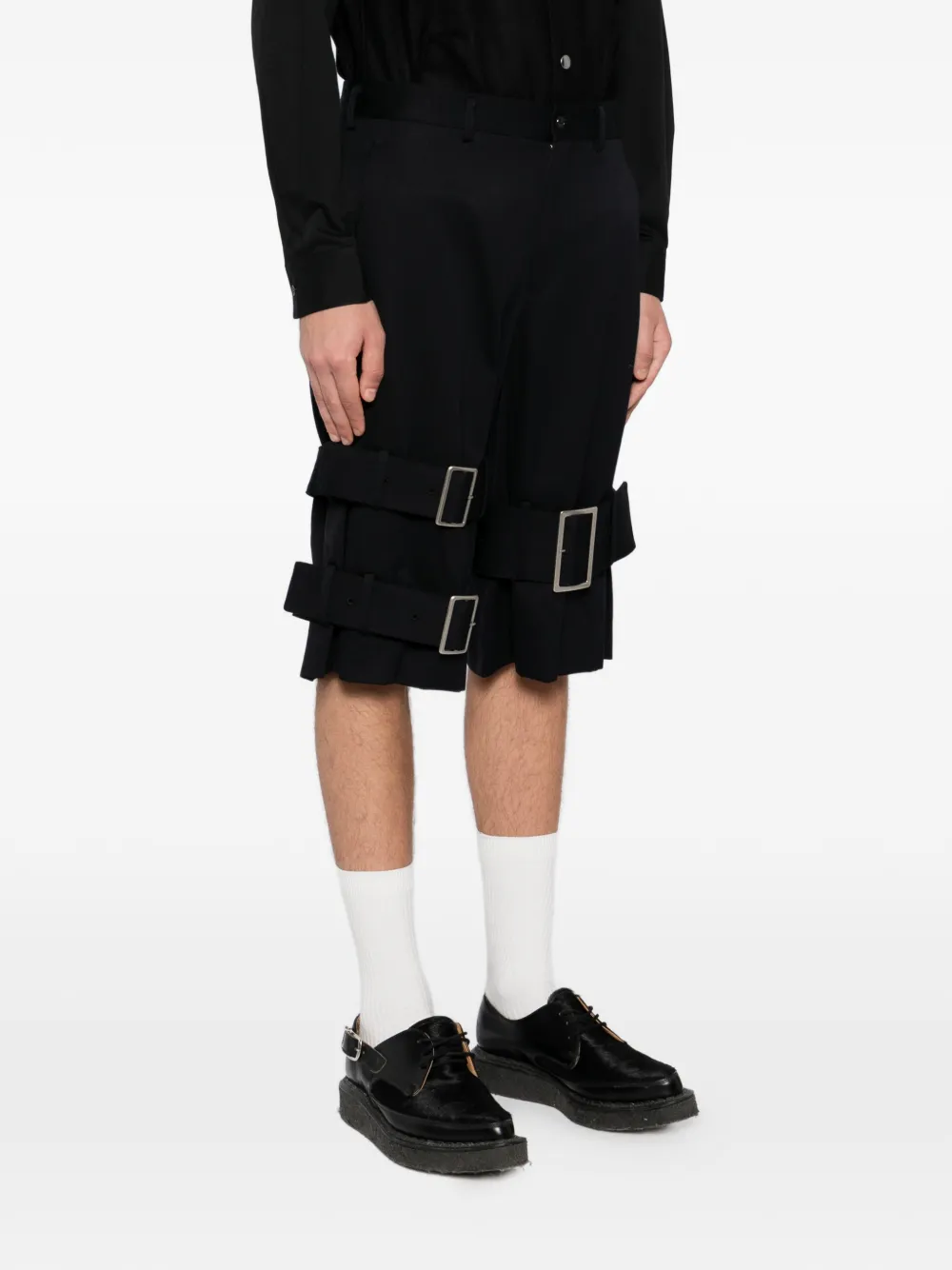 buckle strap shorts