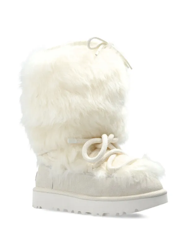 UGG Classic Tall Chalet スノーブーツ | ホワイト | FARFETCH JP
