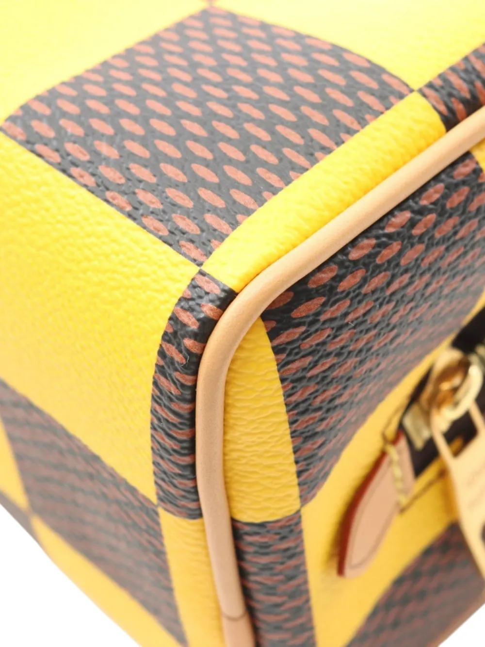 Louis Vuitton Pre-Owned 2021-2025 Damier Pop Locker Dopp Kit clutch bag | Pre-Owned | Image 2