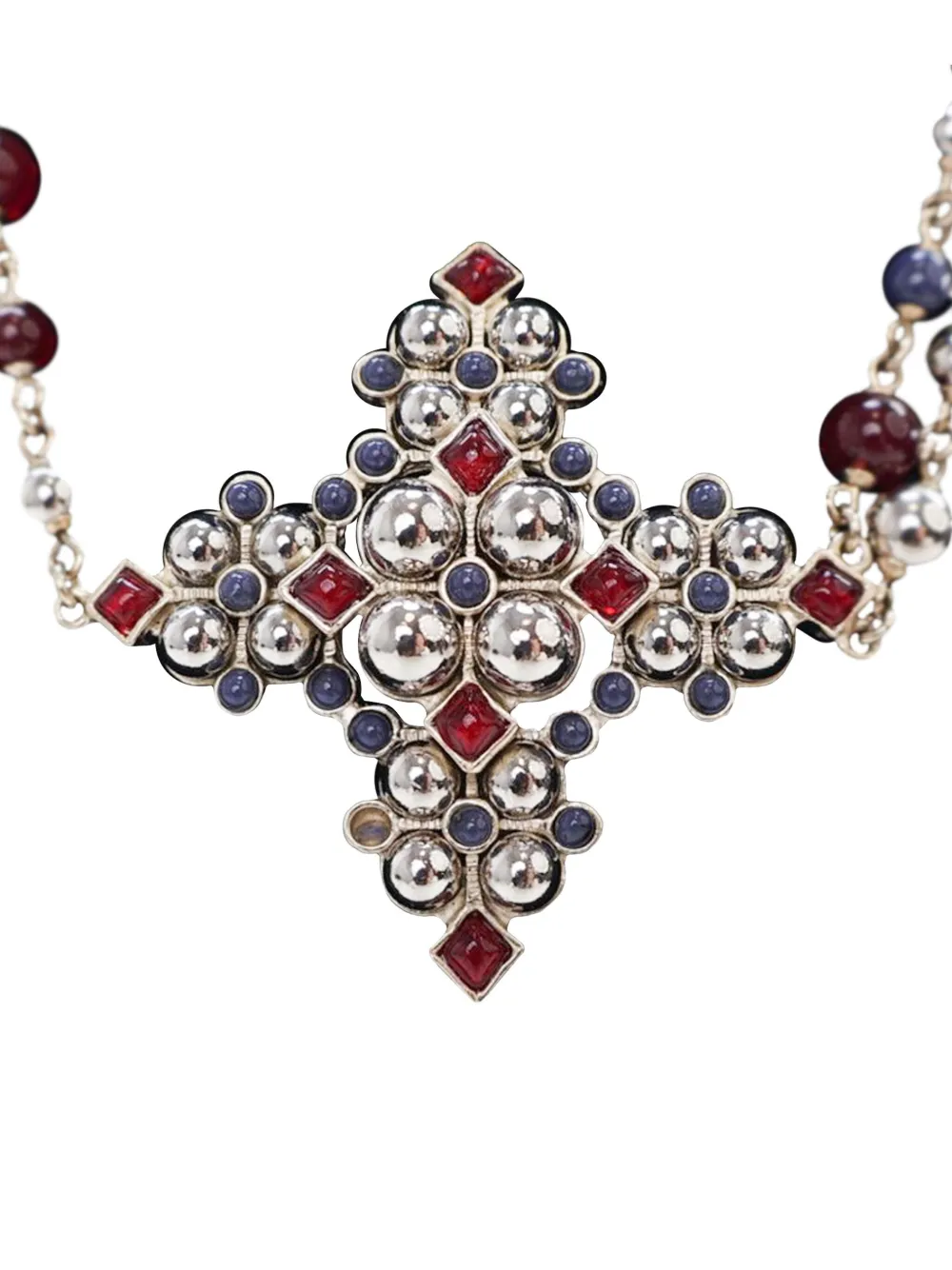 Pre-owned Chanel 1980-1990 Gold Plated Gripoix And Beaded Pendant Necklace Costume Necklace