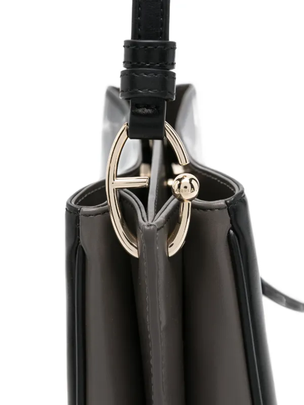 Furla Agata レザーショルダーバッグ M | ブラック | FARFETCH JP