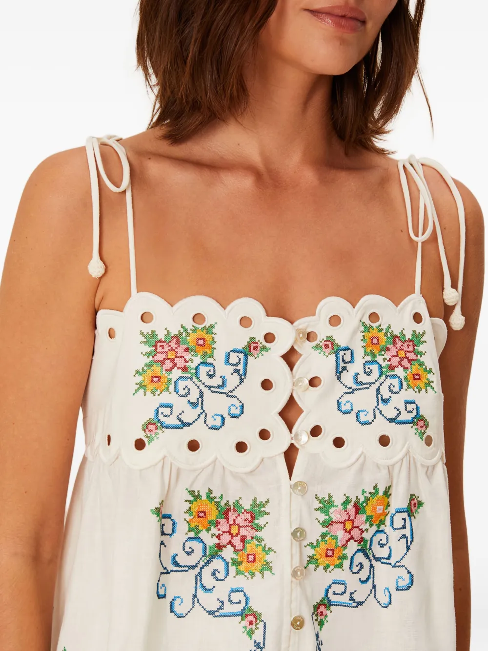 FARM Rio Gewelfde top met geborduurde bloemen Wit