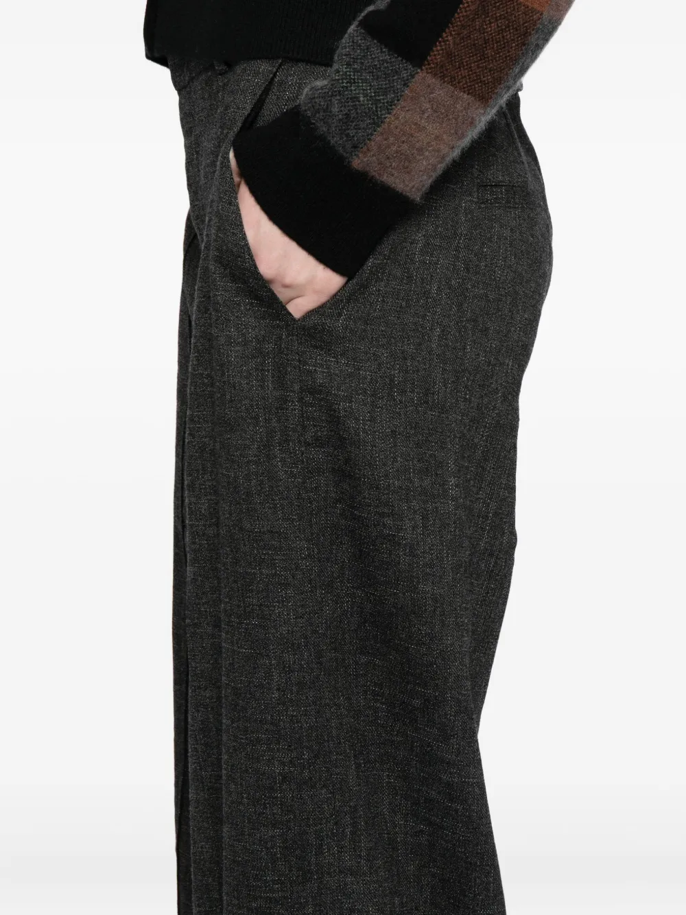 Vince Jaspe Pin-tuck Trousers In Black