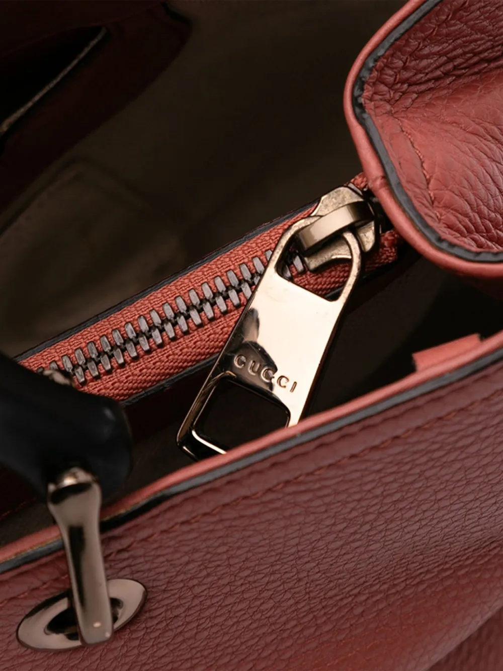 Gucci Pre-Owned 2016-2025 Medium Calfskin Bamboo Shopper satchel | Pre-Owned | Image 2