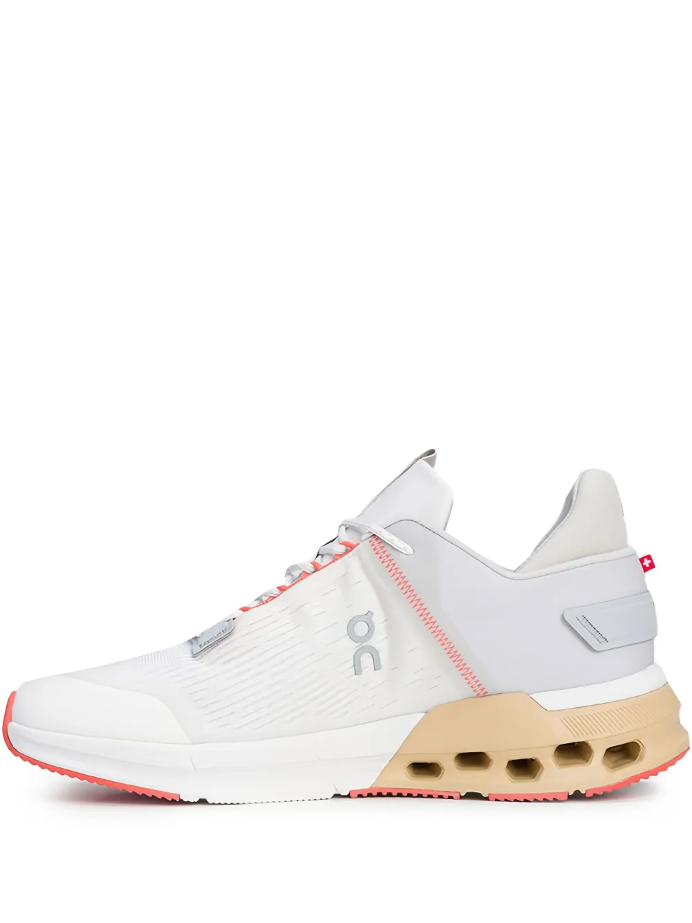 On Running baskets Cloudnova Flux à lacets | blanc | Image 1