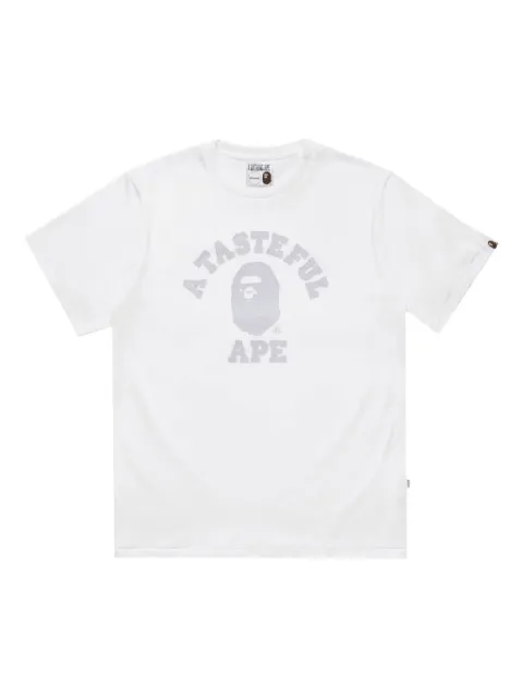 A BATHING APE® playera manga corta de BOSS x JJJJound College