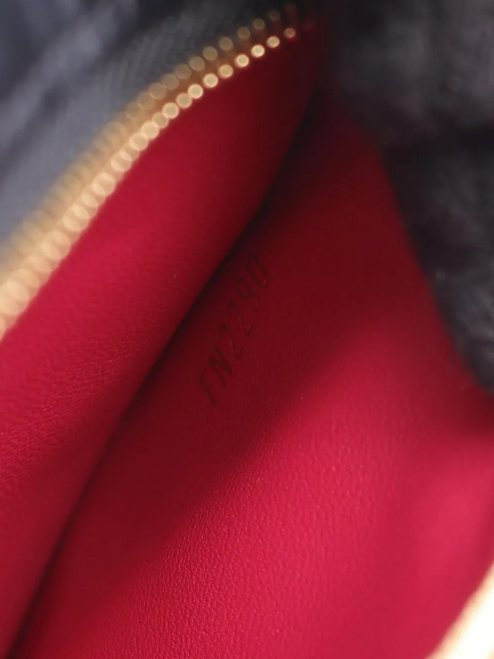 Pre-owned Louis Vuitton 2020 Calfskin Lv Pont 9 Soft Mm Crossbody Bag In Black