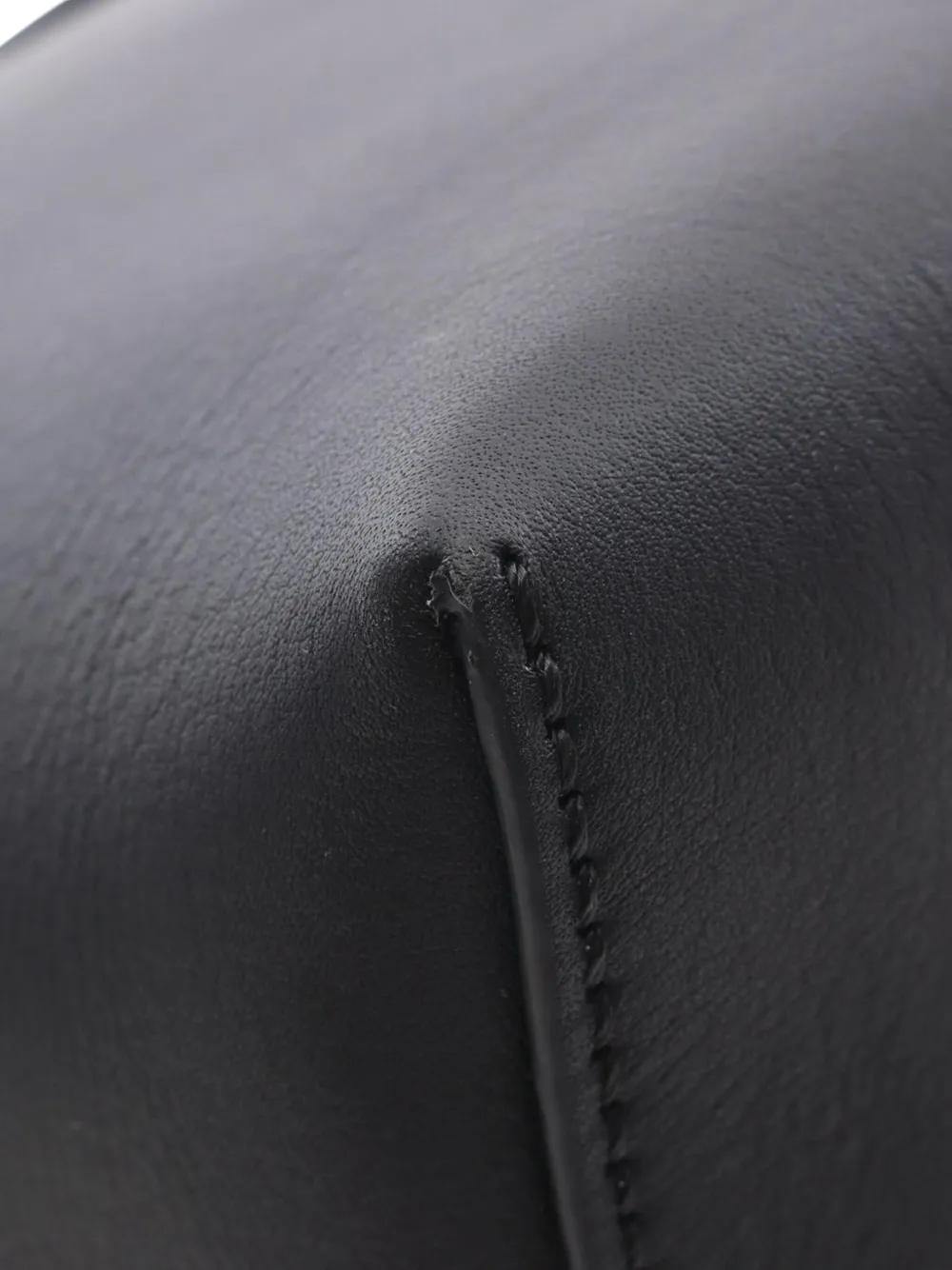 Fendi Pre-Owned 2010-2025 Medium Leather By The Way satchel | Pre-Owned | Image 2