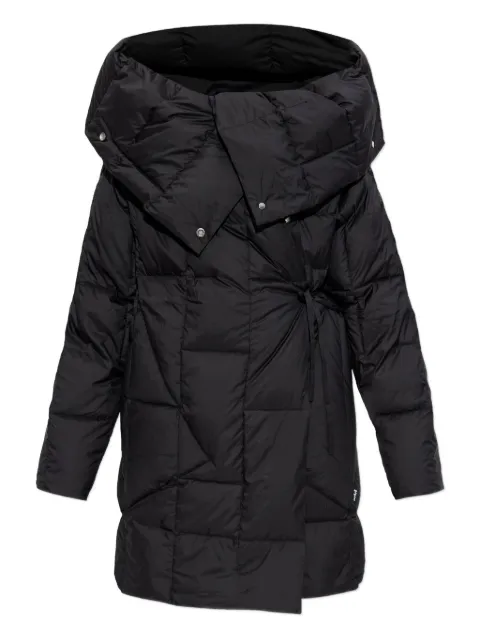 Add button quilted top