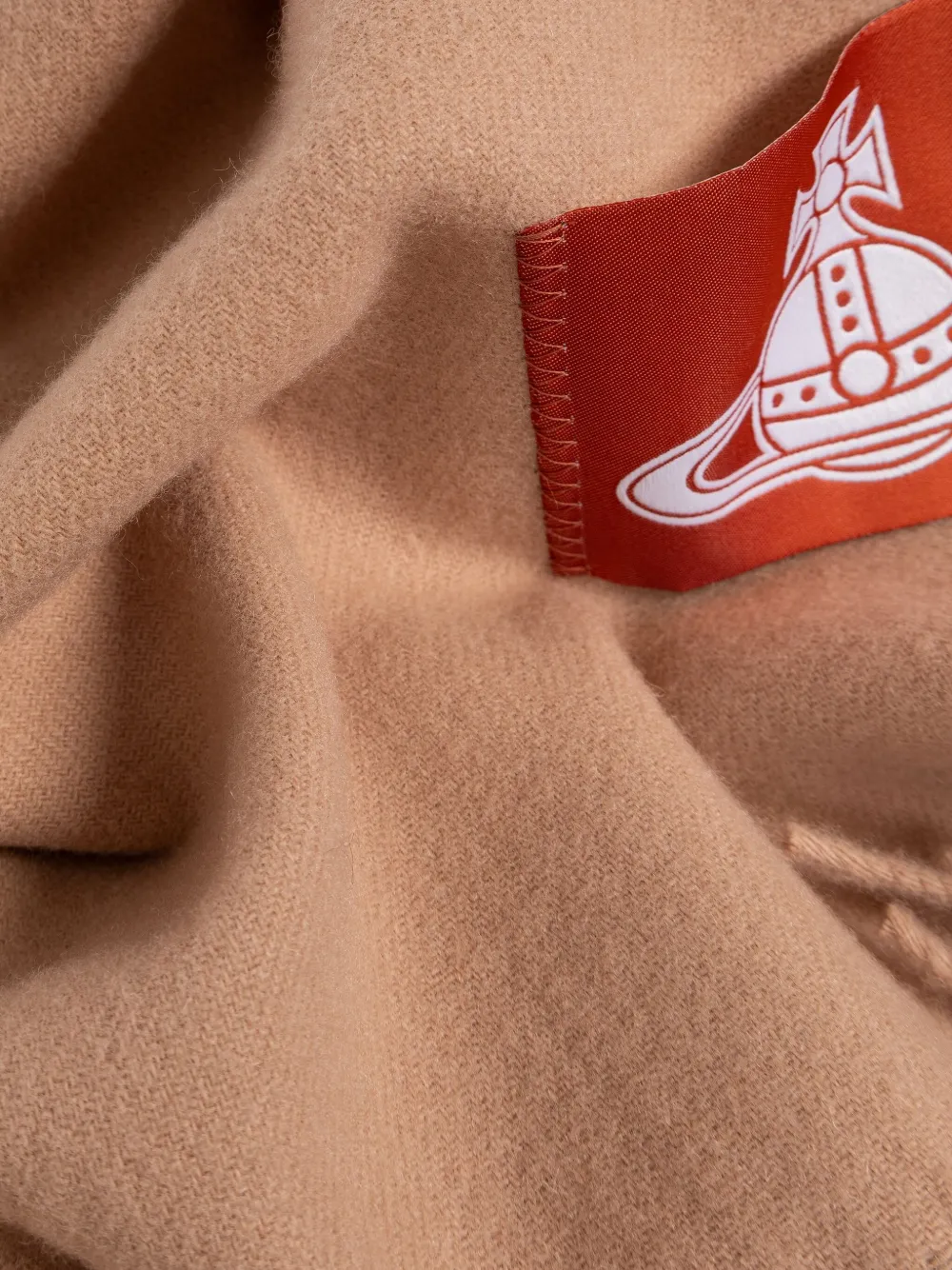 Vivienne Westwood Sjaal met franje afwerking en logopatch Beige