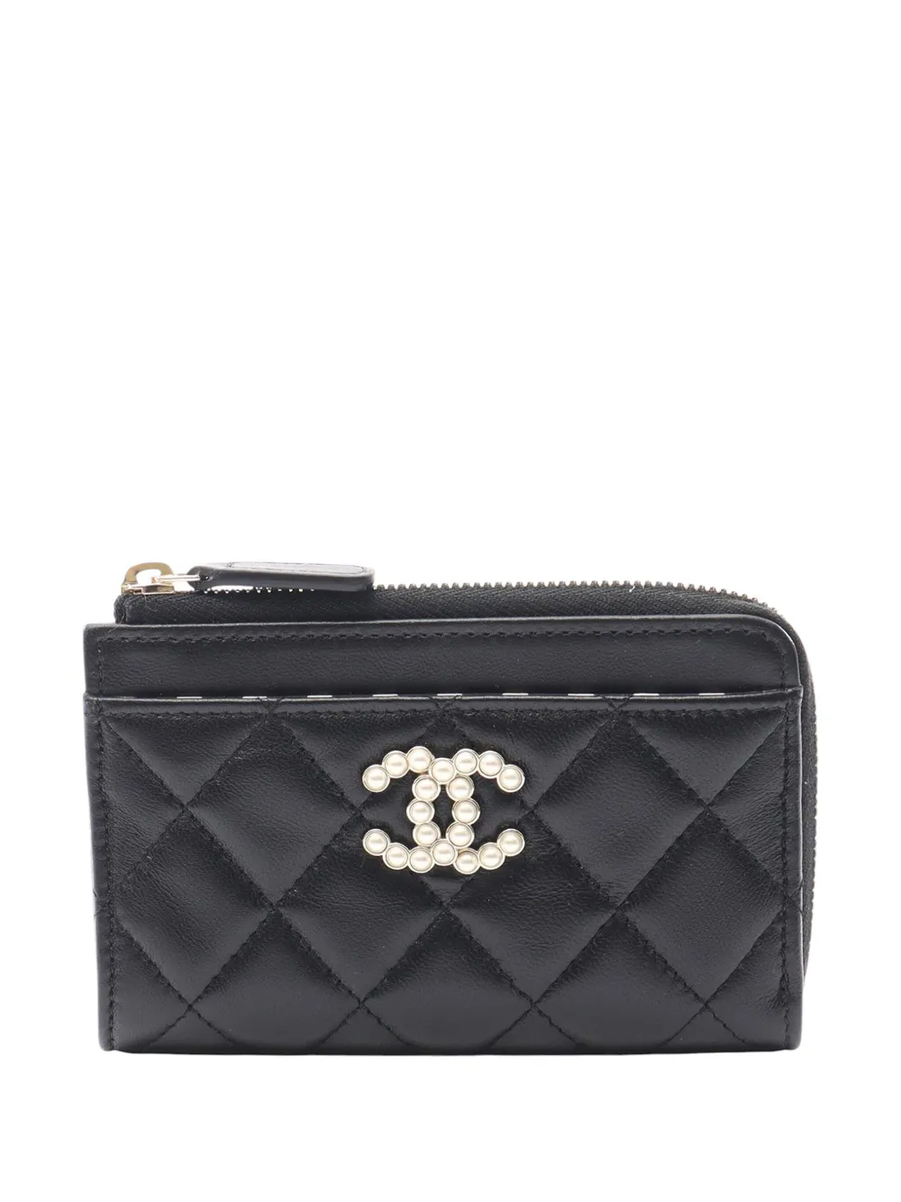 Pre-owned Chanel 2021-2025 Cc Quilted Lambskin Pearl Zipped Card Holder In Black