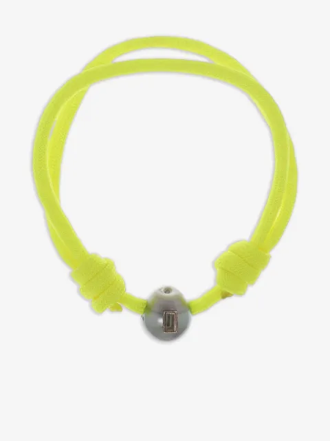 Dezso Cowrie armbånd i 18 karat rødguld med perle og kvarts