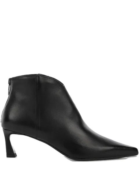 Chantal pointed toe leather boots