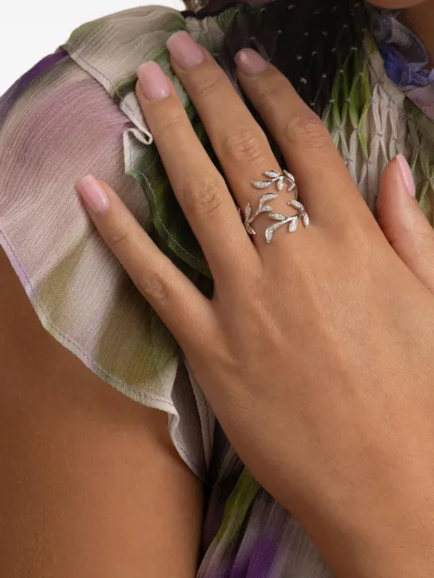Stefere 18K white gold garden-bloom diamond ring