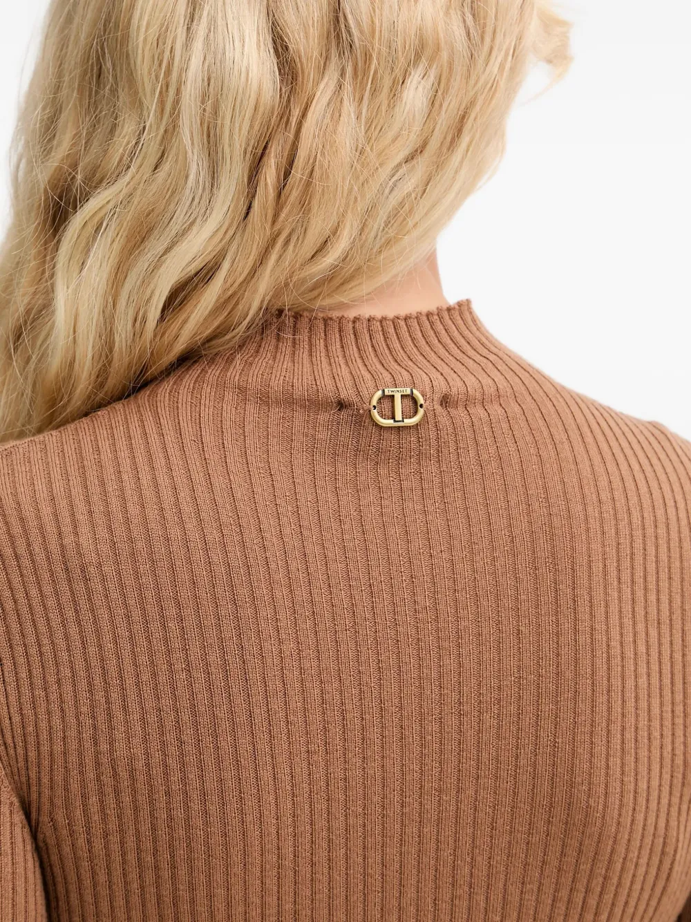 Twinset Gerippter Pullover Mit Logo-schild In Brown