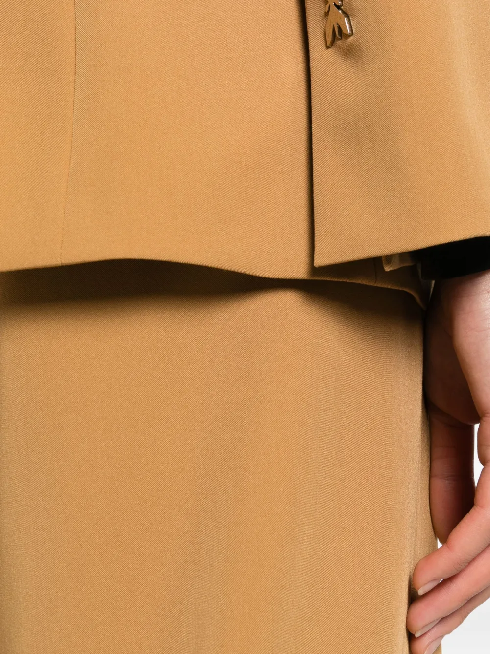 Patrizia Pepe Blazer met puntige revers Beige