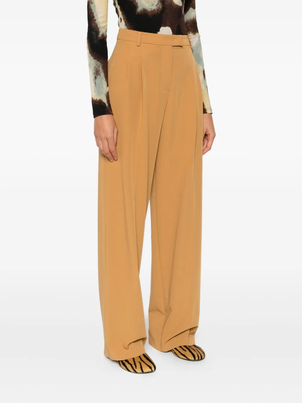 Patrizia Pepe Pleated Trousers In Neutral