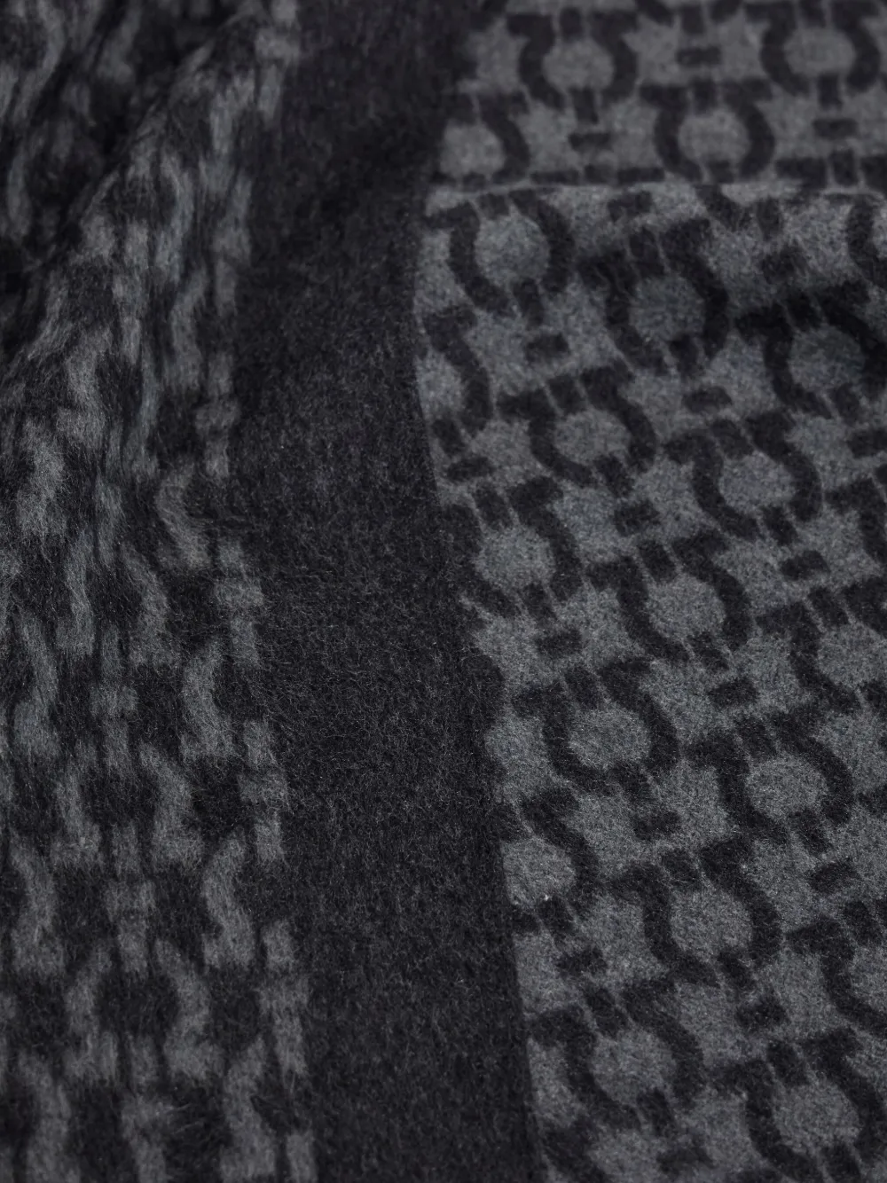 Ferragamo Zijden sjaal met Gancini-print Grijs