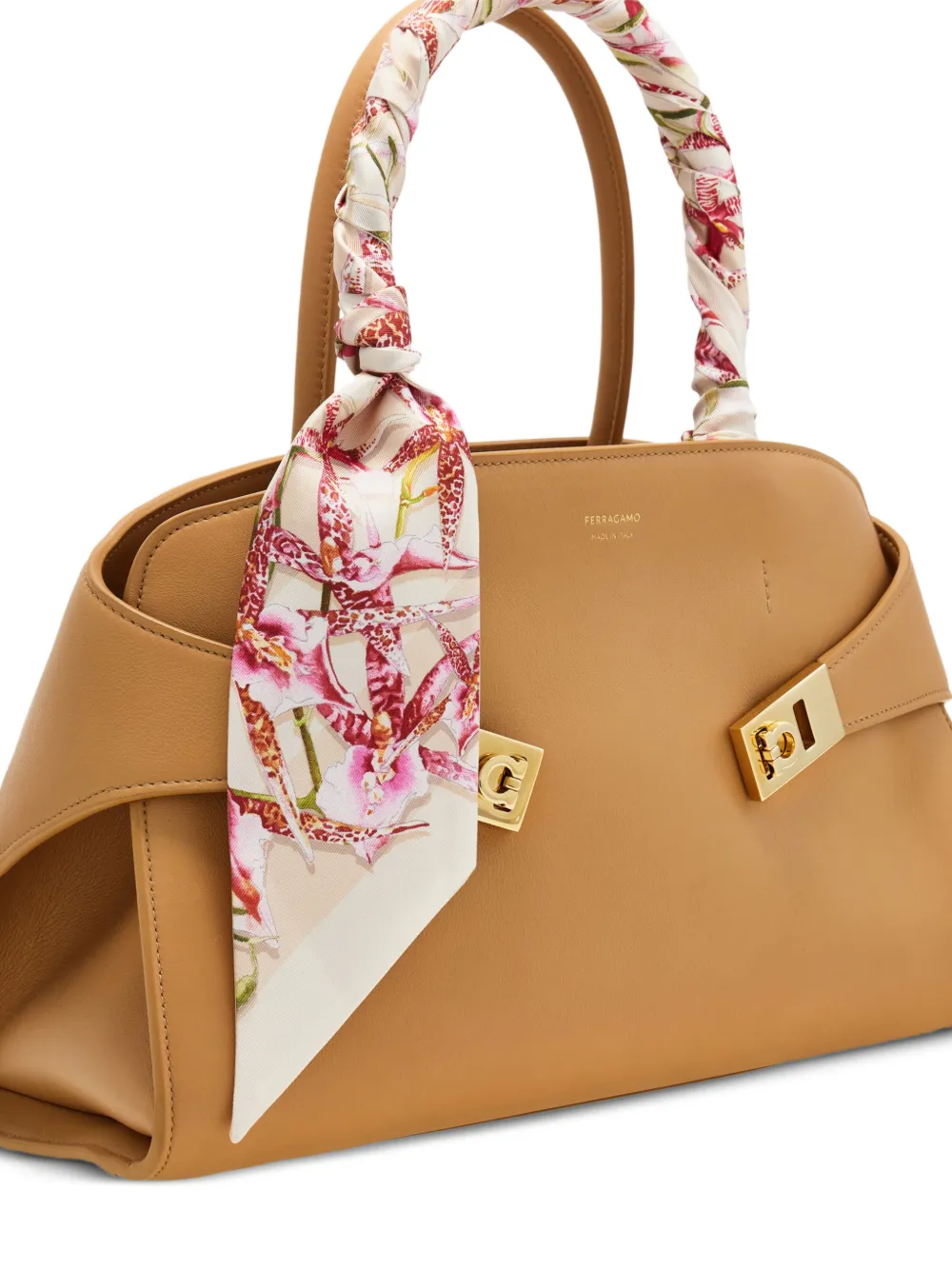 Ferragamo Zijden sjaal met Gaia-print Beige