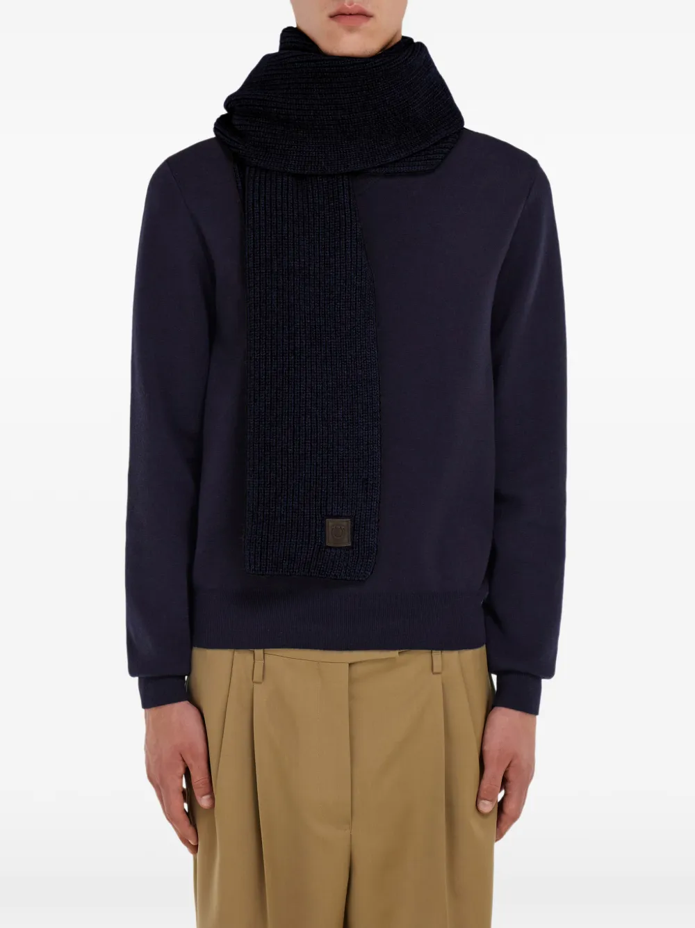 Ferragamo Geribbelde suède sjaal met label Blauw