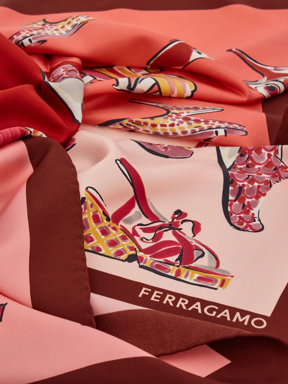 Ferragamo genio shoe print silk scarf - Roze