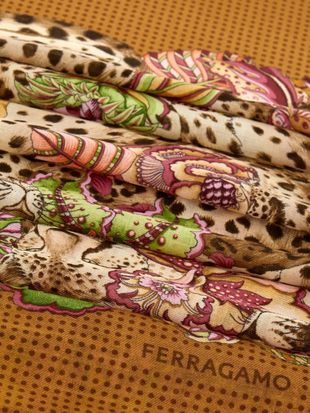 Ferragamo Ghepardo-print cashmere scarf - Bruin