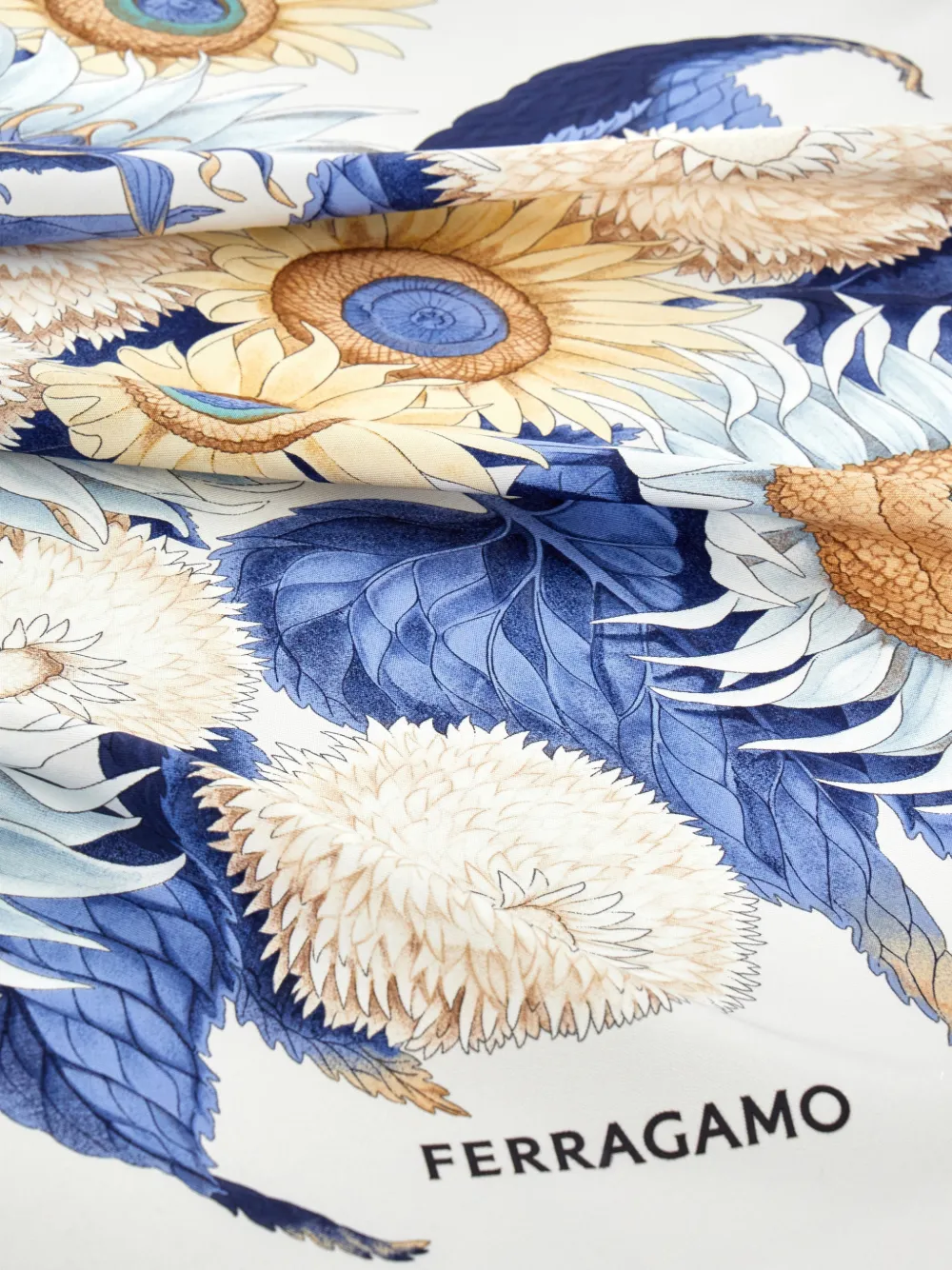 Ferragamo Zijden sjaal met zonnebloemprint Beige
