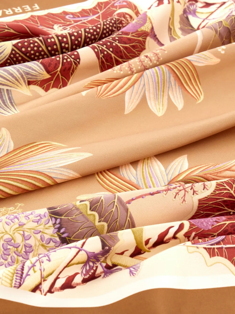 Ferragamo Zijden sjaal met waterlelie-print Bruin